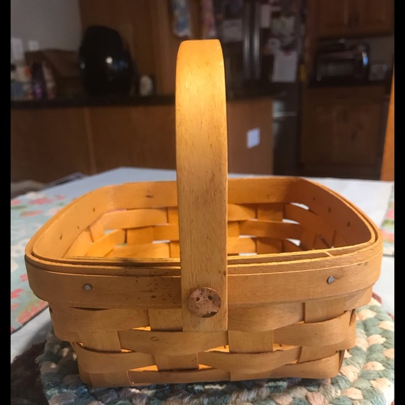 GUC Vintage 1999 Longaberger Handmade Small Square Peg Basket. - Picture 2 of 9